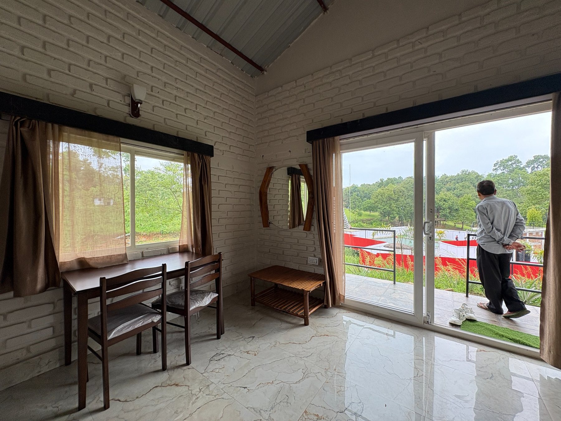 Cabin interior and view at Da-Wan-Ki